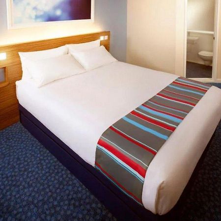 Travelodge London Teddington Zewnętrze zdjęcie