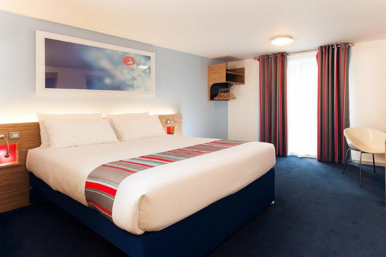 Travelodge London Teddington Zewnętrze zdjęcie